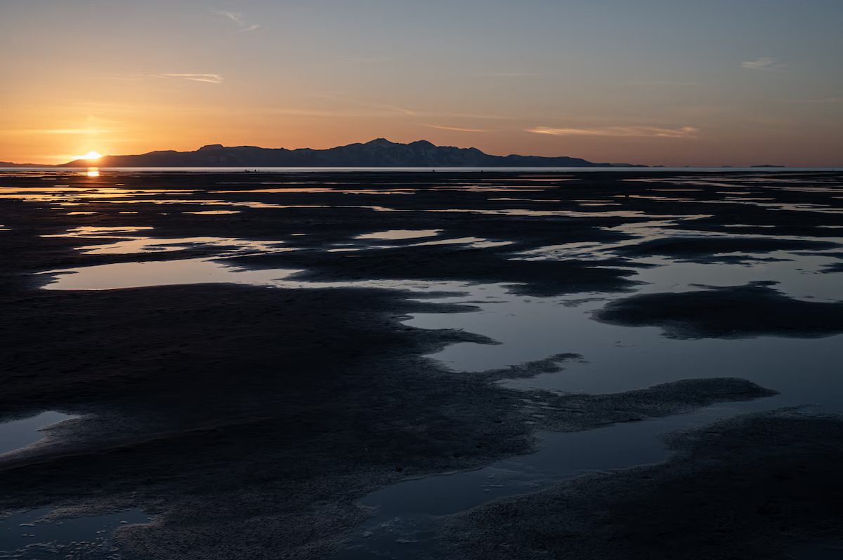 Drying Great Salt Lake Emits Significant Greenhouse Gases, Impacting Climate and Local Environment