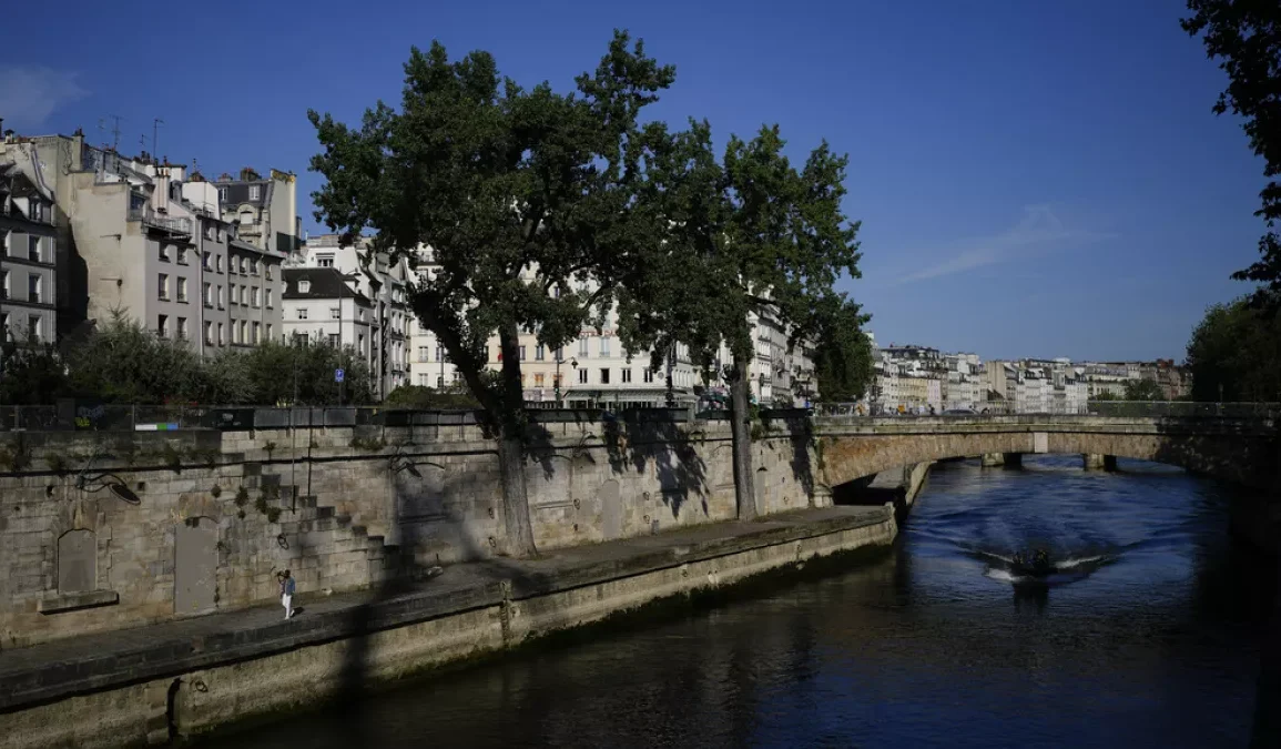 Pollution in Seine River Cancels Olympic Triathlon Training; Hopes for Improved Conditions By Race Day