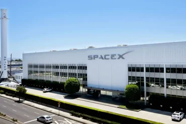 SpaceX Competitors Recruit Staff Amid Headquarters Move to Texas