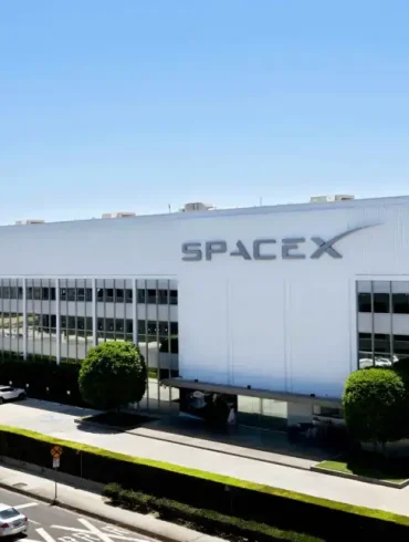 SpaceX Competitors Recruit Staff Amid Headquarters Move to Texas