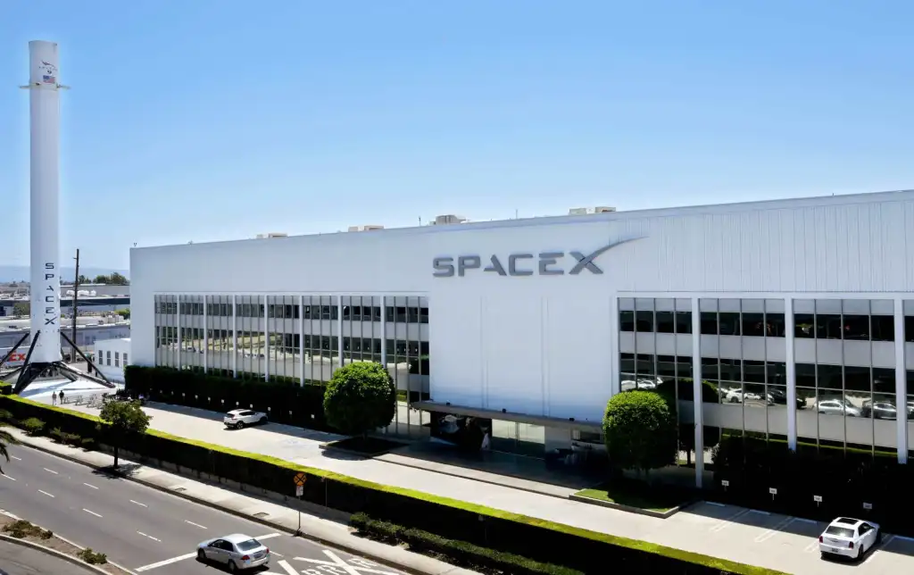 SpaceX Competitors Recruit Staff Amid Headquarters Move to Texas