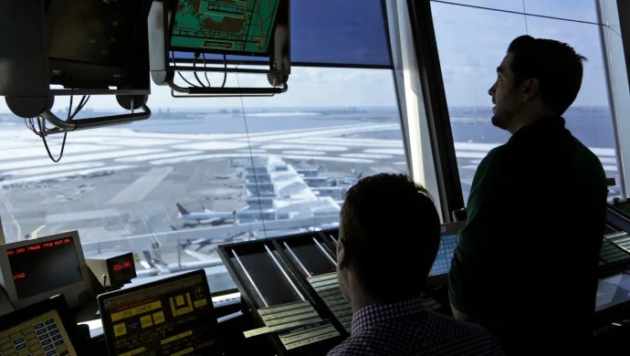 United Airlines will now text passengers live radar maps