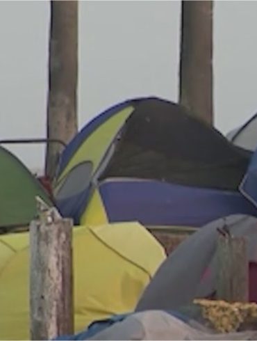 Authorities Dismantle Homeless Encampments at Dockweiler State Beach Amid Growing Concerns