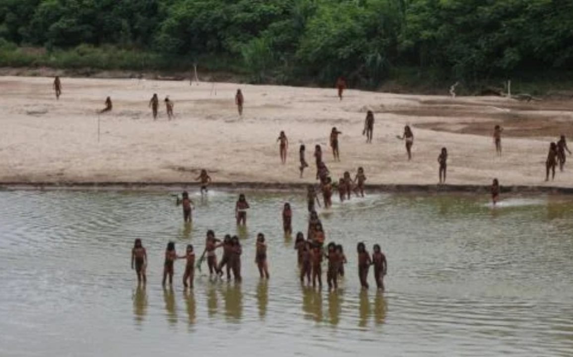 Conflict Erupts as Mashco Piro Tribe Defends Amazon Territory Against Loggers