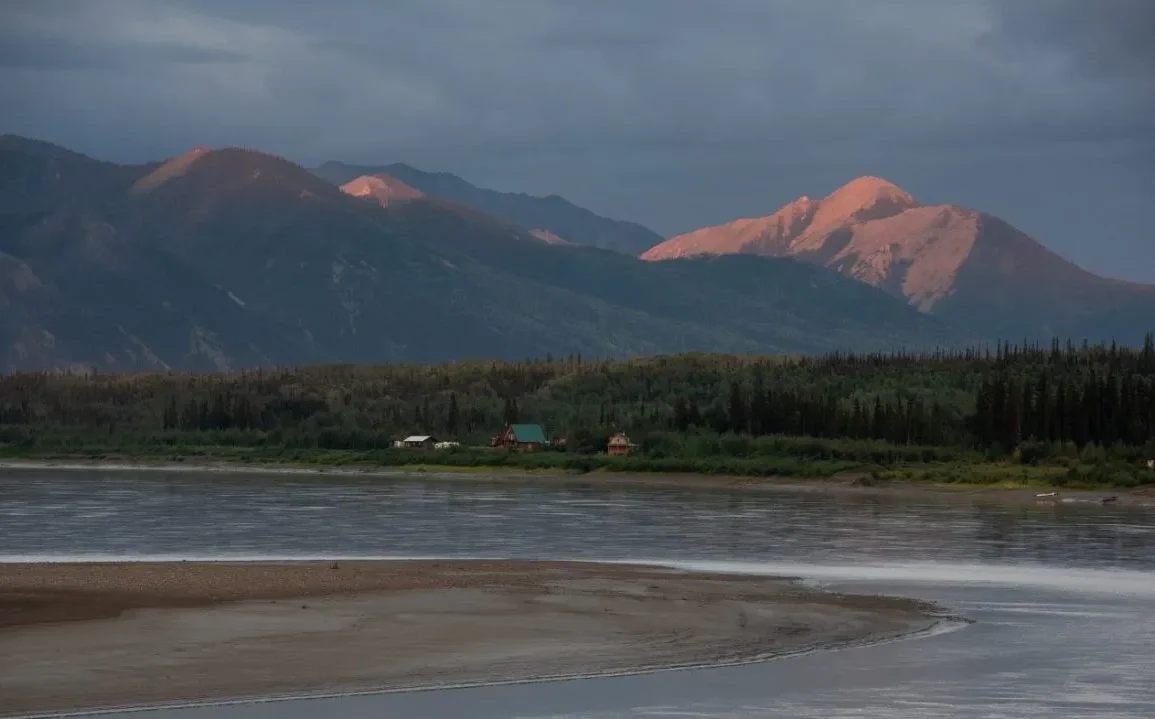 Melting Permafrost in Alaska’s Yukon River Releases Toxic Mercury, Posing Long-Term Environmental Risks