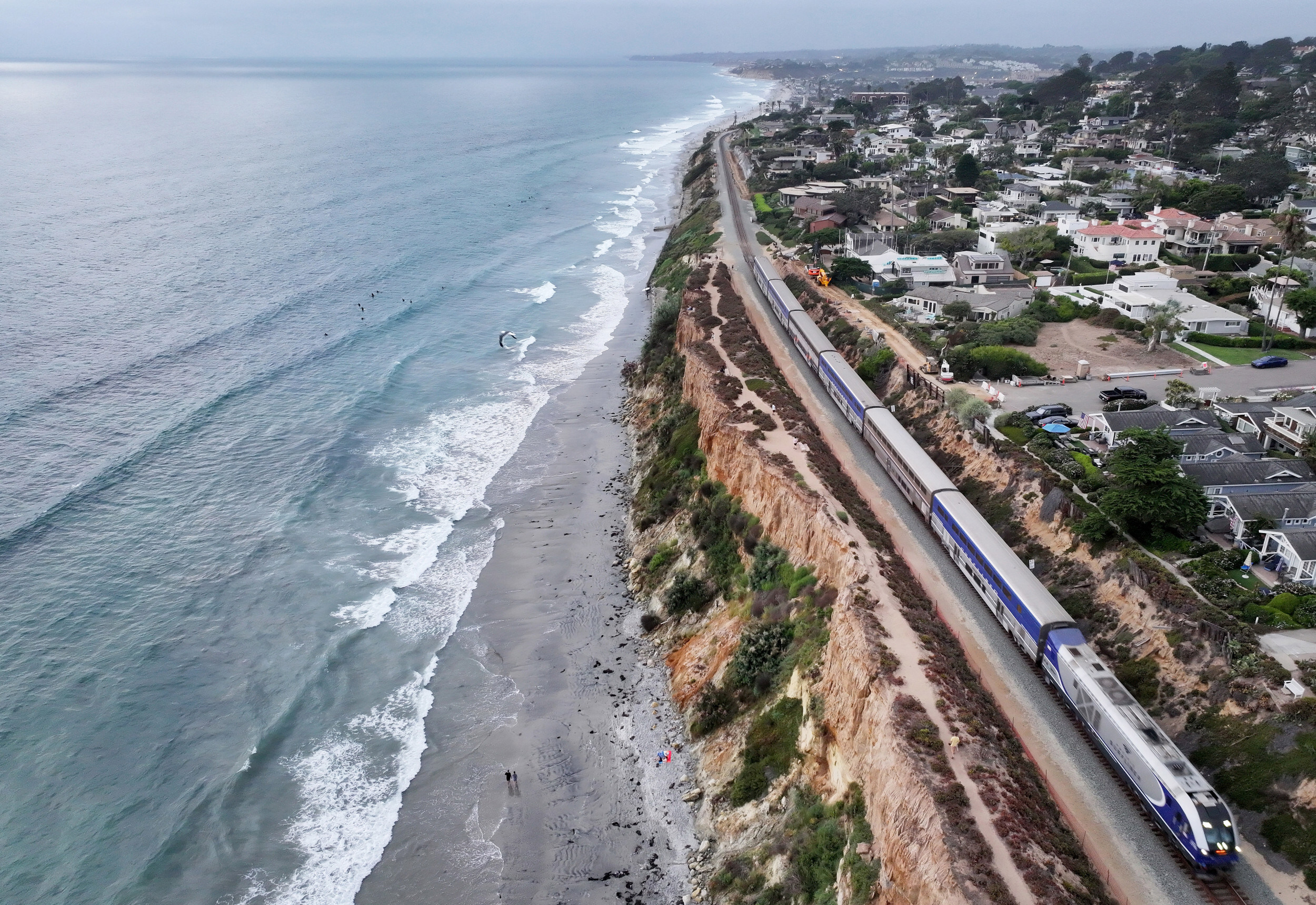 Scientists Test Electrical Method to Strengthen Sand and Combat Coastal Erosion