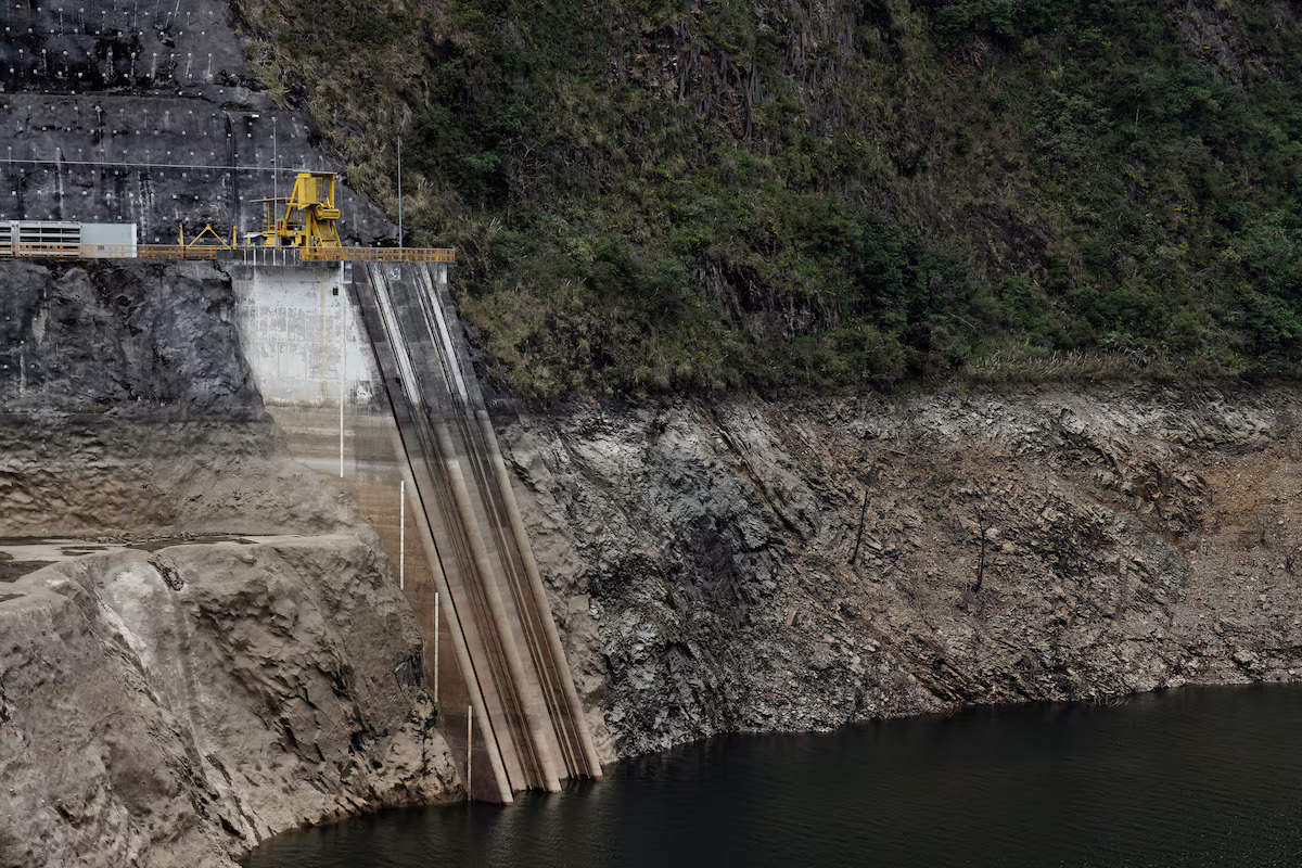 Ecuador Faces Severe Power Crisis Amid Historic Drought, Prompting Nationwide Blackouts and Emergency Measures