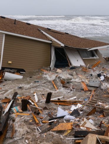 Outer Banks Erosion and Storms Threaten Homes in Rodanthe, Raising Concerns Over Collapsing Properties