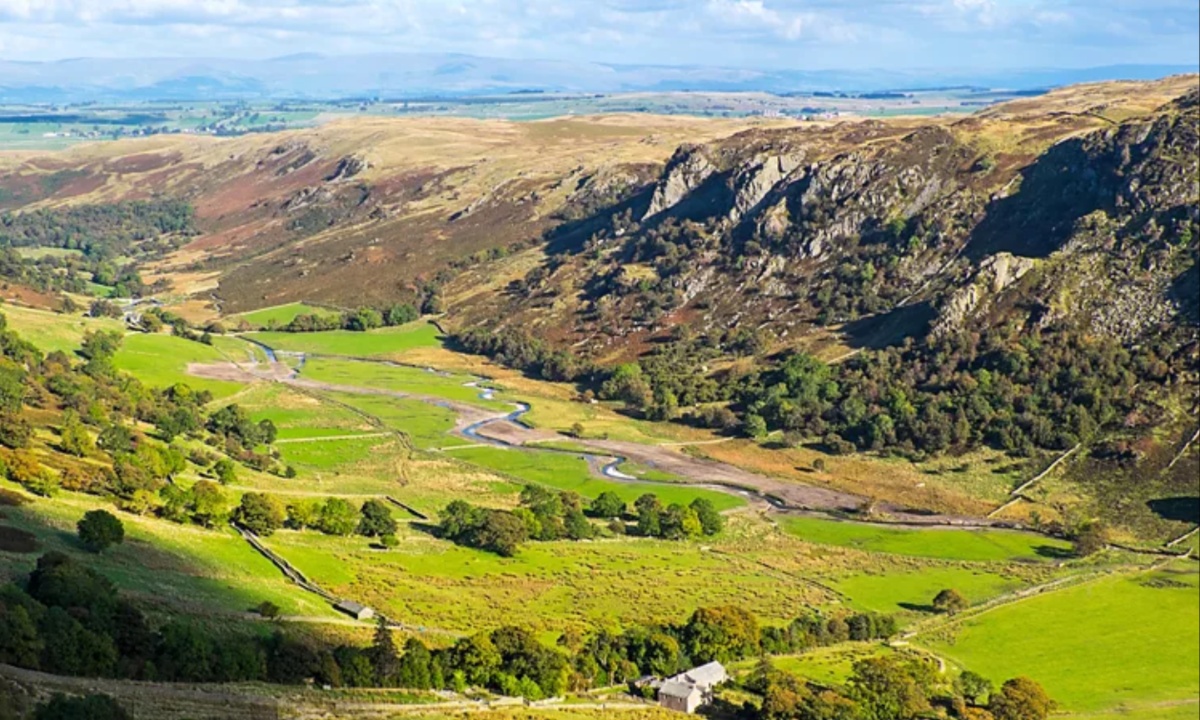 Restoring Meandering Rivers Proves Key to Flood Prevention and Biodiversity Conservation