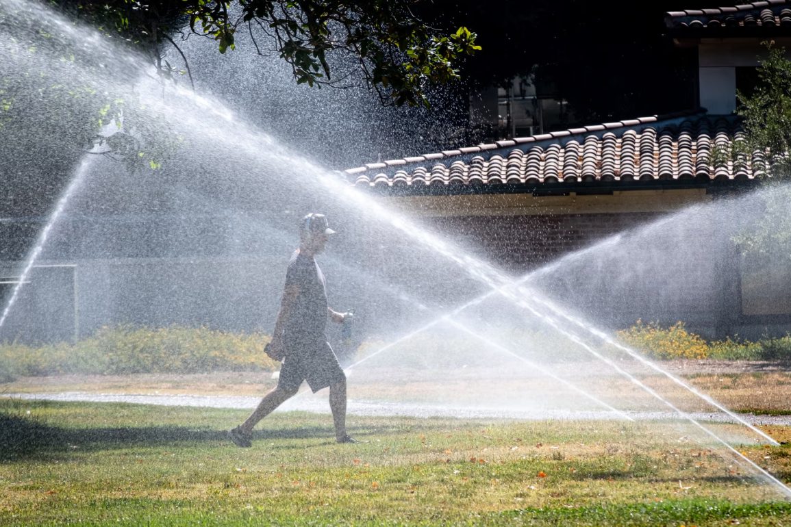 Western US Endures Record Heatwave, Highlighting Climate Crisis and Public Health Risks