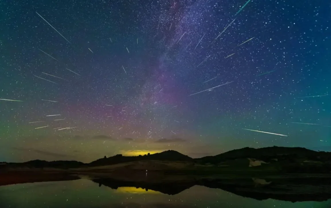 Catch the Orionid Meteor Shower This Weekend Despite Bright Moonlight Challenges