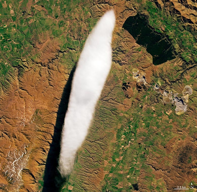 New Zealand’s 'Taieri Pet' Lenticular Cloud Resembles UFO in Stunning Satellite Image