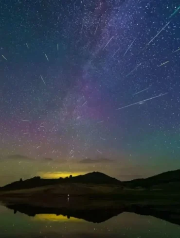 Catch the Orionid Meteor Shower This Weekend Despite Bright Moonlight Challenges