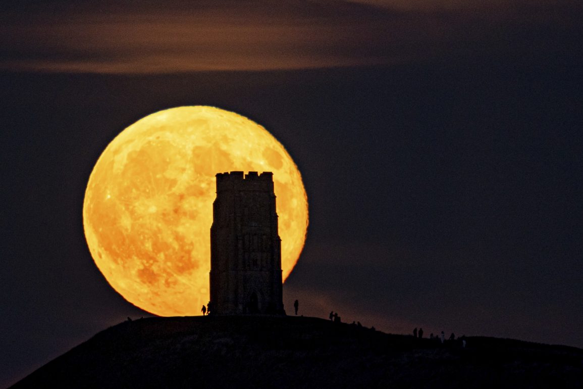 October’s Hunter’s Moon Set to Shine as 2024’s Closest and Largest Supermoon