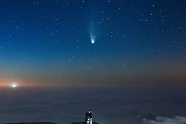 Skywatchers Across the UK Delight in the Spectacle of Comet A3, the Comet of the Century