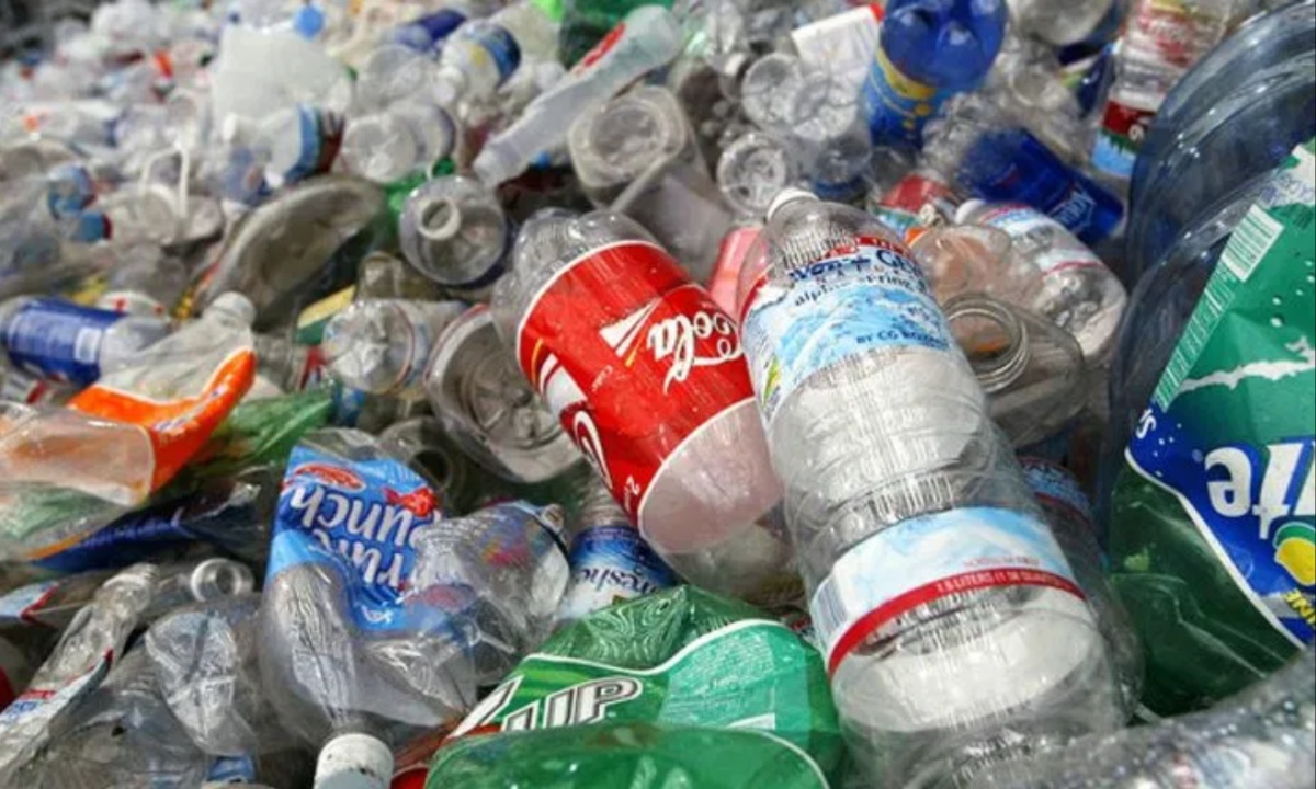 Michigan Debates Bottle Bill Expansion to Include Water Bottles Amid Environmental and Economic Concerns