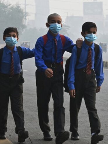 Primary Schools in Lahore Close as Toxic Smog Crisis Threatens Public Health and Child Safety