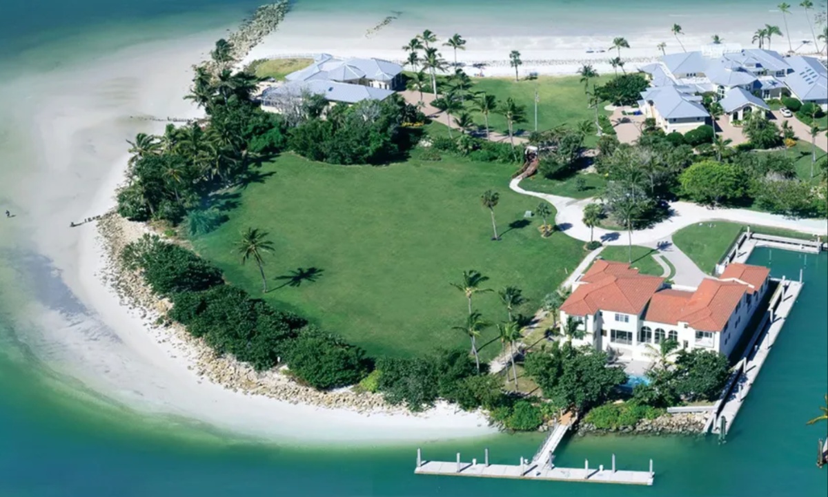 Luxury Estate Gordon Pointe in Florida Faces High Flood Risk Despite Its $295 Million Price Tag